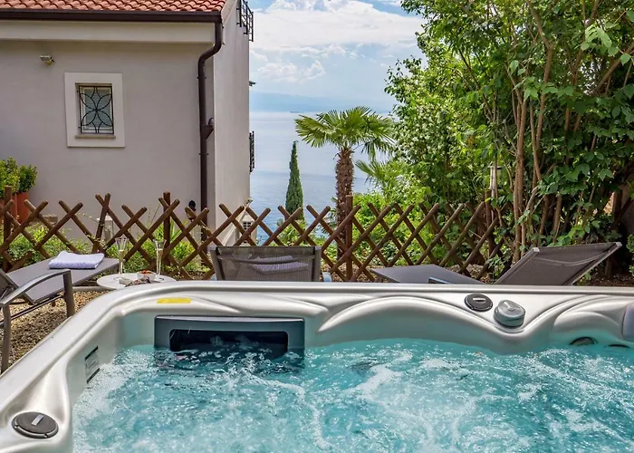 Luxury Penthouse Prestige Near The Sea 아파트 오파티아