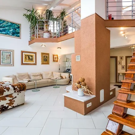 Luxury Penthouse Prestige Near The Sea أوباتيا