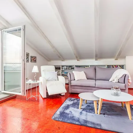 Luxury Penthouse Prestige Near The Sea *