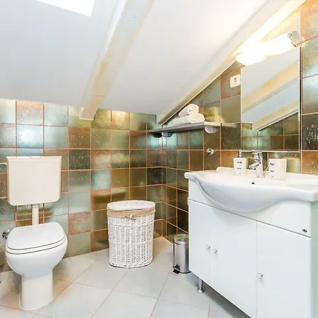 Luxury Penthouse Prestige Near The Sea شقة