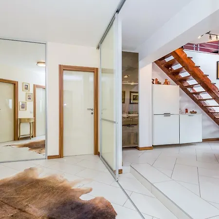 Luxury Penthouse Prestige Near The Sea