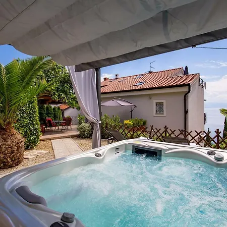 Luxury Penthouse Prestige Near The Sea Apartman *